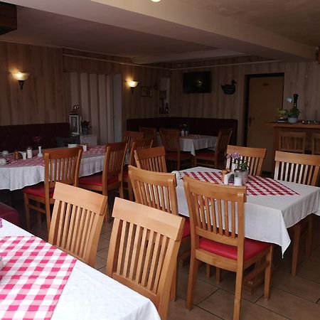 Uschi'S Gasthof Neuendorf  Exterior photo