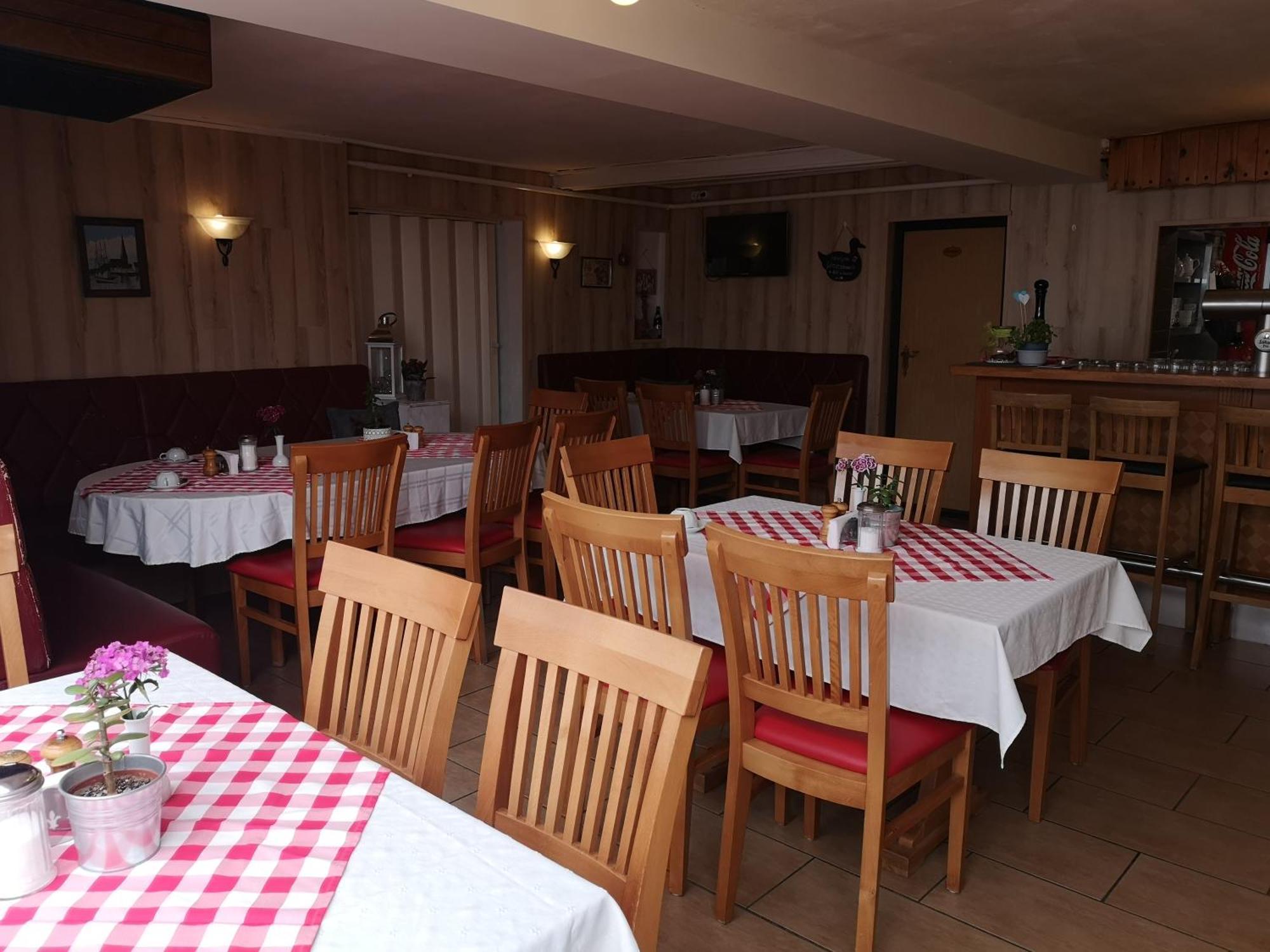 Uschi'S Gasthof Neuendorf  Exterior photo